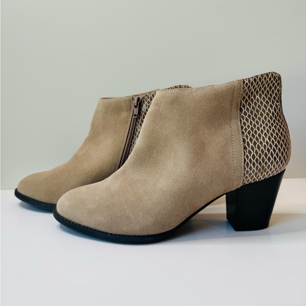 Vionic Bromley Suede Snakeskin Closed Toe Block Heel Ankle Bootie Taupe Size 11